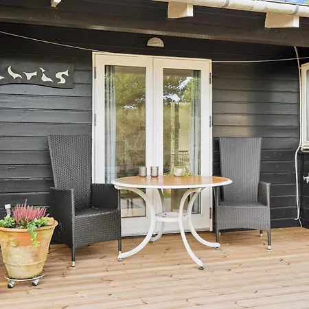 1141 Semesterbostad *